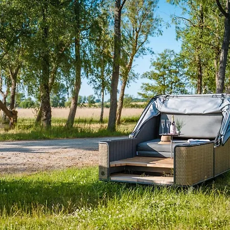 Marina Martinshafen - Life * Sagard